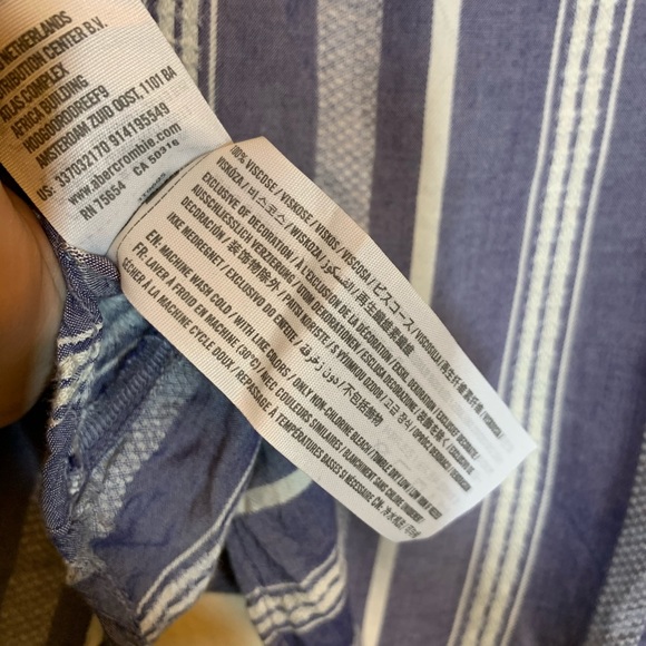 💗 3 for $15 Hollister off the shoulder top - Picture 4 of 5